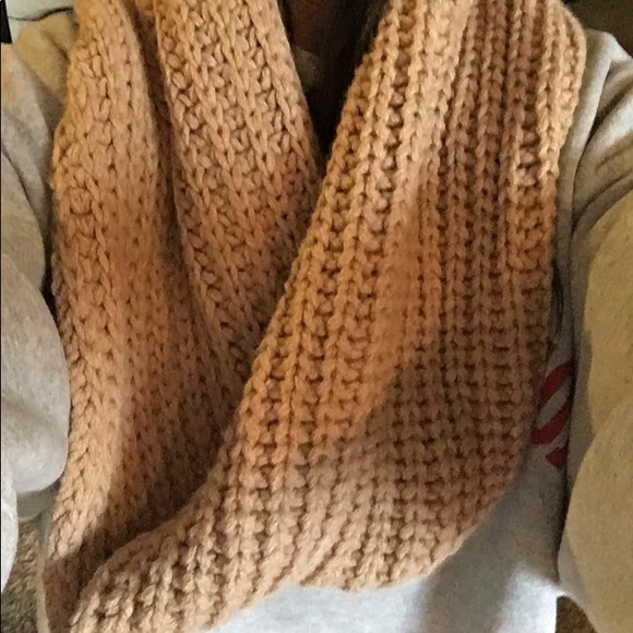 Coach Circle Infiniti Scarf - Picture 3 of 4